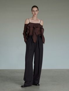 Material: 20% Tencel, 80% Polyester
 Size: SM

 Model: 176cm/56kg




 Length
 Chest
 Sleeve Length


 S
 44.5cm
 84cm
 51.5cm


 M
 45.5cm
 88cm
 53cm One Shoulder Shirt, Shoulder Shirts, Dark Brown, One Shoulder, Jumpsuit, Sleeve Length