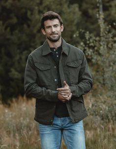 Explore Top 20 Fall Jackets for Men in 2024: From Classic Leather to Trendy Bombers – Discover Your Style! Outdoorsy Style Men, Military Style Fashion, Outdoorsmen Style, Safari Outfits, Outdoorsy Style, Mens Military Jacket, Military Inspired Jacket, Gear List, Olive Jacket