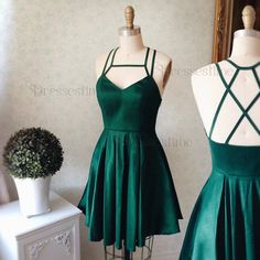 A-Line Square Sleeveless Dark Green Taffeta Short Homecoming Dress Emerald Green Homecoming Dresses, Party Dress Green, Homecoming Dress Short, Short Satin, Green Homecoming Dresses, Mini Homecoming Dresses, Short Party Dress, Green Dresses, Looks Party