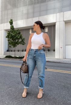 Casual Chic Outfits, Slouchy Jeans, Atlanta Fashion, Casual Chic Outfit, Jeans Outfit, Looks Chic, Curvy Girl Outfits, Curvy Outfits, Outfit Summer