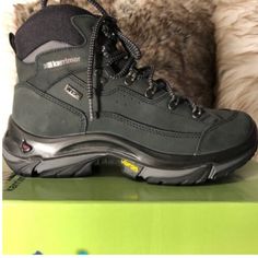 British Karrimor Brecon Nubuck Hiking Boots - Classic British Hiking Foot Gear New In Original Box. Features: Nubuck/Genuine Leather Upper Material Rubber Outsoles Cushioned Insoles Color - Black / Gray Men's 8m Unisex Sizing For Women's Size 9.5 True To Size Imported Asking Only $89.00 Or Best Offer New, Never Used. Comes In Original Box Final Sale Black Steel Toe Hiking Boots For Adventure, Black Round Toe Walking Shoes For Adventure, Black Leather Walking Shoes For Adventure, Black Gore-tex Walking Shoes For Adventure, Black Gore-tex Walking Shoes With Reinforced Toe, Shoes Classic, Boots Men, Hiking Boots, Final Sale