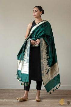 Cool Indian Outfits, Green Silk Dupatta, Green Traditional Outfit, Banarasi Dupatta Suits, Bottle Green Suit, Handloom Dupatta, Silk Salwar Suit