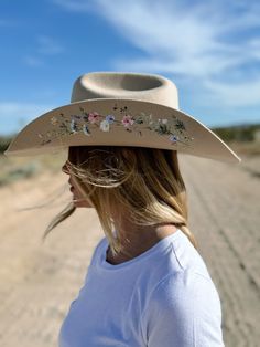 Green Cowgirl Hat, Painted Hats For Women, Hats With Flowers, Live Unapologetically, Animal Print Party, Stocking Fillers For Him, Classic Cowboy, Corporate Chic, Ethereal Aesthetic