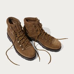 Winter Boots Men, Victor Creed, Footwear Photography, Shoe Guide, Tan Suede Boots, Shoes Photography, Street Style Outfits Men, Fashion Man, Hype Shoes