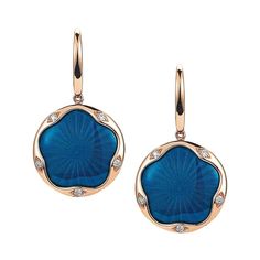 Victor Mayer Macaron Petrol Blue Guilloche Enamel Earring in 18k Rose Gold Earrings Macaron, 18k RG/AG, vitreous enamel, 10 diamonds total 0,15 ct, G VS Reference: V1505/PE/00/00/15B Material: 18k rose gold (frame), 925/- silver (guilloche engraved and enamelled disc) Vitreous enamel: petrol blue Diamonds: 10 diamonds; together 0.15 ct Dimensions: Ø 18.9 mm; height with eyelet 33.8 mm Edition limited to: 500 pieces We offer this piece of jewellery in yellow, white and rose gold as well as a wide Elegant Enamel Earrings With Gemstones, Elegant Gemstone Earrings With Enamel, Elegant Rose Gold Enamel Jewelry, Formal Round Enamel Earrings, Blue Enamel Earrings, Gold Diamond Drop Earrings, Rose Gold Drop Earrings, Guilloche Enamel, Blue Diamonds