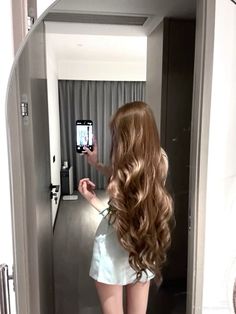 Very Long Layered Hair, Long Thick Brown Hair, Long Hair No Layers, Long Brown Hair Aesthetic, Long Hair Aesthetic, Hip Length Hair, Long Hair Brown, Brown Long Hair, Russian Hair