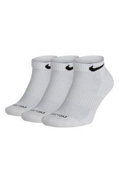 Sweat-wicking Dri-FIT knit with breathable mesh at the top of the foot and a fit-enhancing arch band ensure cool comfort in these cushioned low-profile socks. Pack of three pairs Polyester/cotton/spandex Machine wash, tumble dry Made in USA Aesthetic Socks, Cool Coats, Nike Socks, Athletic Socks, Fashion People, Oversized Jacket, Classic Sneakers, Vans Classic, Girls Wear