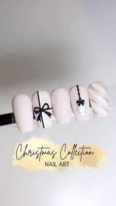 Nails With Bows Christmas, Christmas Bow Nails Design, Holiday Bow Nails, Nutcracker Nail Art, Ribbon Nails Designs, Bow Christmas Nails, Christmas Nails With Bows, Nail Designs With Bows, Christmas Ornament Nails