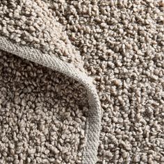 the texture of a rug is shown in this close up photo, with no image on it