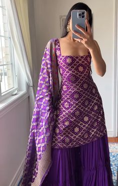 Kurtis Ideas For Women, Indian Clothes Casual, Indian Outfit From Scratch, Saree Stiched Dress Ideas, Traditional Outfits Aesthetic, Traditional Kurta Designs Women, Kurti From Saree, Indian Kurti Aesthetic, Lehenga With Kurti