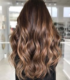 Elevate your hair game with the irresistible allure of warm caramel balayage honey! 🍯✨ Unlock the secrets to achieving that coveted sun-kissed radiance with our helpful guide tailored just for you. From selecting the perfect shade to expert application techniques, we've got you covered every step of the way. Embrace effortless elegance and turn heads wherever you go. Save this pin to your beauty board and share the love with your fellow trendsetters! #CaramelBalayage #HairGoals #RadiantBeauty Hair Curled Hairstyles, Hairstyles With Curled Hair, Hair Curled, Balayage Hair Caramel, Underlights Hair, Hair Color Caramel, Gorgeous Hair Color