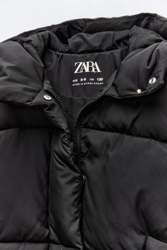 HOODED QUILTED JACKET - Black | ZARA United States Zara Puffer Jacket, Zara Puffer, Sweater Blazer, Cardigan Sweater Jacket, Black Puffer, Short En Jean, T Shirt Vest, Quilted Jacket, High Collar