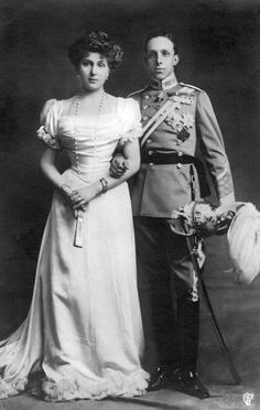 Alfonso XIII and Victoria Eugenie of Spain Spain History, Period Clothing, Royal King