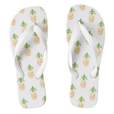 Funny Pineapple Flip Flops Sandals Outfit Summer, Cute Flip Flops, Personalized Flip Flops, Girls Flip Flops, Cute Slippers, Sandals Outfit, Minimalist Wardrobe, High Top Shoes, Teen Girls