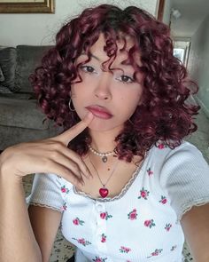 @lalalauriss on ig Dyed Curly Hair, Red Hair Inspo, Red Curly Hair, Cherry Hair, Cute Hair Colors, Dyed Hair Inspiration, Colored Curly Hair, Halo Hair, Make Up Inspo