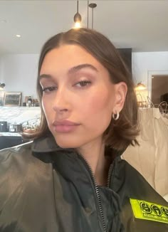 Short Brown Hair, Glamour Makeup, Ig Stories, Hailey Bieber, Short Hair Cuts For Women, Aesthetic Hair, Womens Haircuts