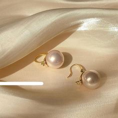 Brand: The Korean Fashion Type: Accessories Material: Copper, synthetic pearl. Formal Pearl White Clip-on Earrings, Elegant Summer Wedding Pearl Earrings, Party Pearl Earrings In Metal, Trendy Gold Pearl Earrings, Feminine Pearl White Pearl Earrings For Party, Party Pearl Earrings With Metal Charm, Pearl White Metal Earrings For Party, Party Pearl Charm Earrings, Summer Party Pearl Drop Earrings