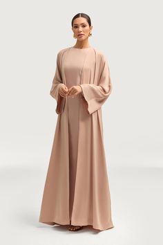 Kamila Open Abaya - Caffe Abayas Veiled Dresses Flowy, Muslimah Outfit, White Dress Formal, Open Abaya, Nikkah Dress, Dress Satin, Engagement Dresses, Ribbed Dresses, Basic Dress