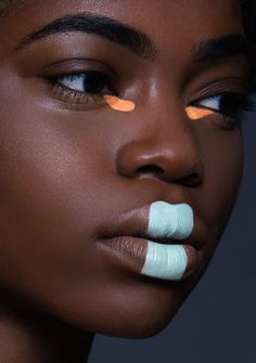 Editorial Make-up, Fashion Editorial Makeup, Makeup Tip, Neon Makeup, Blue Lips, 2019 Makeup, Kit Ideas, Model Pose, Beauty Make-up