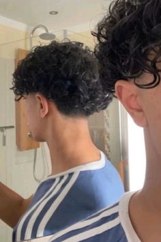 Low Taper Curly Hair, Curly Taper Fade, Curly Hair Designs, Undercut Curly Hair, Taper Fade Short Hair, Fade Haircut Curly Hair, Long Curly Hair Men, Taper Fade Curly Hair, Long Curly Haircuts