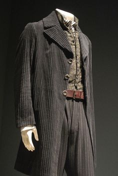 Sherlock Holmes Sherlock Holmes Aesthetic Victorian, Steampunk Detective, Sherlock Holmes Aesthetic, Medieval Male Clothing, Jenny Beavan, Frock Coat, Costume Designer, Poses References, Robert Downey