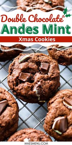 double chocolate mint cookies on a cooling rack with text overlay that reads double chocolate mint xmas cookies