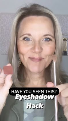 We are always looking for an easy way to achieve equal results. This eyeshadow hack doesn’t disappoint! Colors used: Holly, Cafe… | Instagram Seint Makeup Tutorials For Beginners, Eyeshadow Hacks Makeup Tricks, Butterscotch Hot Chocolate, Eyeshadow Over 50, Easy Eyeshadow For Beginners, Eyeshadow Hacks, Basic Eye Makeup, Natural Eyeshadow Looks