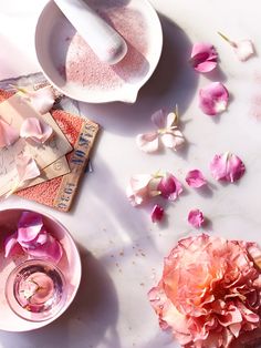 Gentl and Hyers Prop Styling, Pretty Images, Flat Lay Photography, Blogger Tips, Photo Styling, Rose Water, Life Photography, Still Life Photography, Diy Beauty