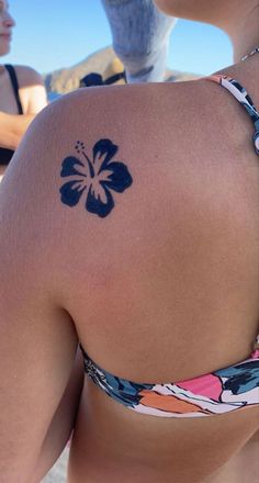 Turtle Behind Ear Tattoo, Wave Henna Tattoo, Body Marker Tattoo Designs, Henna Tattoo Beach, Henna Tattoo Designs Stomach, Cute Summer Henna, Tat Ideas For Women, Dolphin Henna, Summer Henna Tattoo