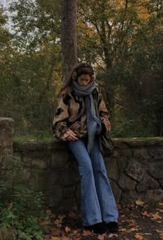 Aesthetic Cold Winter Outfits, European Winter Aesthetic Outfits, Autumn Outfits 90s Style, Sweater Outfits 90s, Autumn Winter Outfits Aesthetic, Winter Outfit Inspo Y2k, Cool Outfits For Cold Weather, 90s Aesthetic Outfit Winter, City Aesthetic Outfit Winter