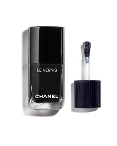 A protective and long-lasting nail colour designed to create a glossy sheen with every coat. An essential accessory that adds the finishing touch to any look. Enriched with a high concentration of pigments, plus naturally derived camellia eco-ceramides developed exclusively for Chanel, the formula delivers an even result with unparalleled hold. Apply 2 coats to nails using the built-in oversize brush applicator. Chanel Nails, Orange Stick, New Flat, Nail Colour, Chanel Chanel, Long Lasting Nails, Colorful Nail Designs, Deodorant Spray, Clean Nails