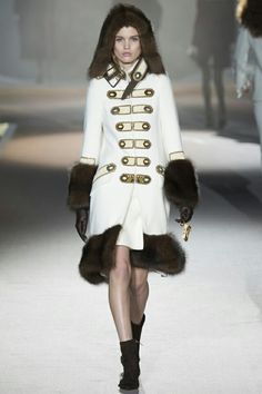 Military Inspired Fashion, Military Trends, Pre Fall Fashion, Coat Trends, Fall Fashion 2016, Ermanno Scervino, Fashion Event, Fall 2016, Vogue Paris