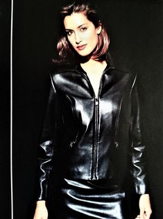 Yasmeen Ghauri 90s, Yasmeen Ghauri, Leather Dress Women, School Daze, Masculine Energy, 90s Models, Linda Evangelista, Top Models, Famous Models