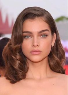 Big Waves For Medium Hair, Natural Hollywood Waves, Iconic Short Hairstyles, Mid Length Hair Down Wedding, Medium Hairstyle Women Formal, Formal Down Hairstyles Medium, Old Hollywood Hair Shoulder Length, Hairstyles Prom Medium Hair, Pinned Back Curled Hair