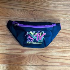 MTV Fanny pack Back To The 90s, Take Me Back, 90s 00s, Music Tv, The 90s, Fanny Pack, Mtv, Handbags, Plus Fashion