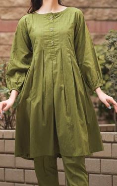 outfit ideas Latest Dress Design, Trendy Shirt Designs, Simple Kurti Designs, Pakistani Fashion Casual, Salwar Kamiz, Modest Dresses Casual, Dress Design Patterns, Designer Dresses Casual