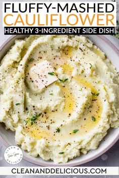 Learn how to make the BEST soft and fluffy Mashed Cauliflower with just 3 simple ingredients! This creamy, savory dish is a great alternative to traditional mashed potatoes, offering a lighter yet delicious option. Perfect for the holiday season or any family dinner, it's a versatile and tasty side that everyone will love. Make this Mashed Cauliflower today for a flavorful addition to your next meal! Best Garlic Mashed Potatoes, Garlic Mashed Cauliflower, Cauliflower Mashed, Mashed Cauliflower Recipe, Classic Mashed Potatoes, Best Potato Recipes, Roasted Garlic Mashed Potatoes, Cauliflower Mashed Potatoes, Dried Potatoes