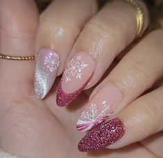 Christmas Gel Nails Ideas 2024, Christmas Nails With Gems, Fancy Christmas Nails, Nails Navidad, Pink Shimmer Nails, Square Gel Nails, Gold Gel Nails, Acrylic Nails Almond Shape, Christmas Nail Art Ideas