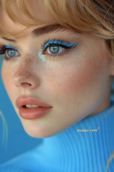 Colorful Eye Makeup Blue Eyes, Cute Makeup Looks Blue Eyes, Blue Eye Looks, Sky Blue Eye Makeup, Blue And White Makeup, Colorful Eyeshadow Looks, Arabic Eye Makeup, Lover Makeup, Blue Eyes Makeup