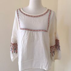 New! Pull & Bear Large Off White Embroidered Oversized Top With Back One Button Closure . Casual Beige Embroidered Summer Top, White Embroidered Top For Summer Brunch, Relaxed Fit Floral Embroidery Blouse For Day Out, Relaxed Fit Blouse With Floral Embroidery For Day Out, Cream Embroidered Cotton Tops, Embroidered Tops For Day Out With Relaxed Fit, Embroidered Tops For Day Out In Fall, Embroidered Tops For Fall Day Out, Casual Cotton Embroidered Top For Day Out