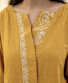 Linen Embroidery Kurta, Simple Frock Design, Stylish Mehndi Designs, Kurta Patterns, Hand Embroidery Dress, Neck Designs For Suits, Simple Kurta Designs, Designer Kurti Patterns, Kurti Embroidery Design