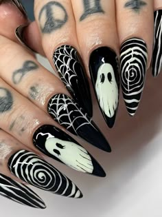 Short Sharp Nails, Goth Nails Short, Horror Nails, Black Halloween Nails, Holloween Nails, Nail Art Halloween, Witchy Nails, Cute Halloween Nails, Halloween Press On Nails