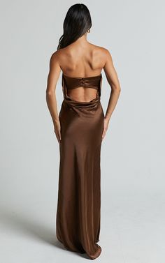 Long Dress Strapless, College Ball Dress, Chic Silk Strapless Dress For Prom, Silk Satin Dress With Cowl Back For Date Night, Brown Dress Long, Brown Wedding Outfit, Strapless Silk Satin Dress For Night Out, Satin Backless Dress For Date Night Party Season, Satin Backless Dress For Prom Season