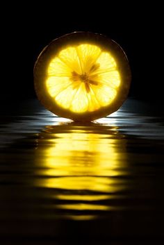 Black And Yellow Photography, Yellow In Photography, Fruit Photography Ideas, Black Yellow Aesthetic, Black And Yellow Aesthetic, Yellow Photography, Food Art Photography, Reflection Photography, Object Photography