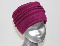 Fuchsia pink women's fleece hat. 8 colours available, 3-ply, one size. The hat covers the ear. French creation and manufacturing ST GELY DU FESC (Hérault). 100% polyester. Wash 30o Manufacturing time of 1 to 3 days. Tracked letter shipping. Please note postal delivery times vary. Return possible within 14 days, in its original packaging and with its label. The returned item will be refunded. Return shipping costs will be your responsibility. Thank you for your understanding. https://www.etsy.com Solid Fitted Beanie, Fitted Cloche Cap For Winter, Fitted Winter Cloche Cap, Fitted Pink Beanie For Winter, Pink Fitted Winter Hat, Winter Beanie Felt Hat, Rose Fushia, Fleece Hat, Womens Fleece