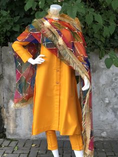 3 Piece Pant Suit For Women, Handmade Dupatta Ideas, Laces For Dupatta, Suit Stitching Design, Haldi Suit, Handmade Dress Design, Color Matching Clothes, 3 Piece Dress, Haldi Dress