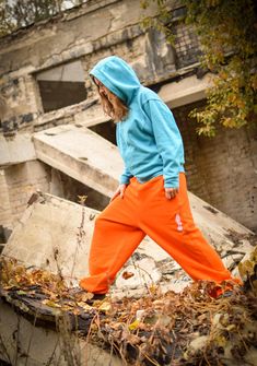 Orange sweatpants for men or women. Cozy, warm and comfortable sweatpants made from cotton. Unique baggy fit. Unisex Men and Women Can Wear. Two ventilate pockets in front, back pocket, secret pocket. HQ-Heavy duty material. Density - 340g/m2. Made in EU. SizeLenght (in/cm)Waist (in/cm)Loose (in/cm)Strech (in/cm)Recommended Height(in/cm) XS40/10112/3012/3014/3661/155 S41/10513/3212/3015/3765/165 M42/10713/3412/3115/3869/175 L44/11214/3613/3417/4273/185 XL45/11415/3813/3417/4377/195 * Care Instru Baggy Cotton Sweats For Streetwear, Urban Cotton Joggers For Winter, Baggy Hip Hop Sweatpants For Loungewear, Baggy Cotton Sweatpants For Jogging, Relaxed Fit Hip Hop Joggers For Loungewear, Hip Hop Style Relaxed Fit Joggers For Loungewear, Cotton Parachute Pants With Pockets For Jogging, Casual Orange Sweatpants With Elastic Waistband, Cotton Jogging Pants For Fall