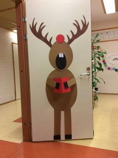 Outdoor Christmas Decoration Ideas, Outdoor Decoration Ideas, Christmas Art For Kids, Christmas Door Decorating Contest, Christmas Window Painting, Christmas Classroom Door, Door Decorating Contest, Christmas Arts And Crafts, Christmas Window Decorations