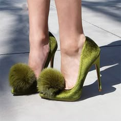 Green Suede Chunky Heel Chelsea Ankle Boots 132.00 Sepatu Pump, Olive Velvet, Hak Tinggi, Velvet Pumps, Pumps Heels Stilettos, Chelsea Ankle Boots, Olivia Palermo, Green Shoes