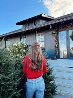 Christmas Outfit Astethic, Red Sweatshirt Aesthetic, Seeing Christmas Lights Outfit, Red Sweater Outfit Fall, Red Sweater Jeans Outfit, Red Jumper Outfit Aesthetic, Red Jean Outfits, Red Hair Bow Outfit, Red Sweater And Jeans Outfit